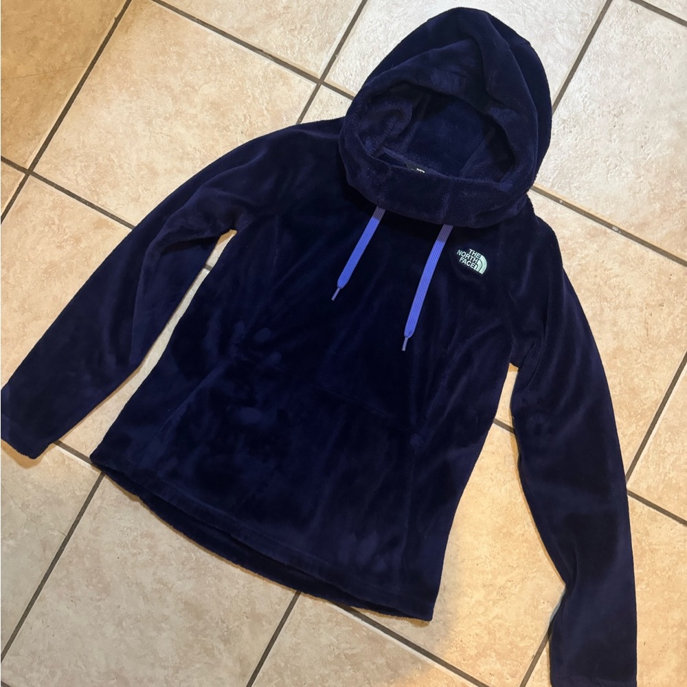 North face pull over